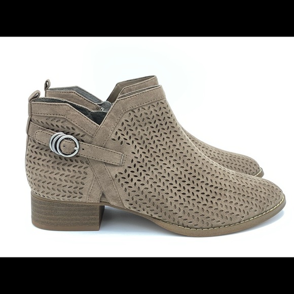 Vince Camuto Campina Suede Bootie Women - Picture 3 of 4